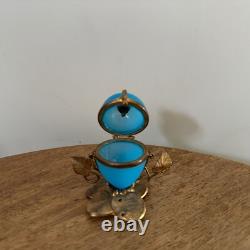 Vide-poche en forme d'ouf en opaline XIXe monture en bronze doré M3487