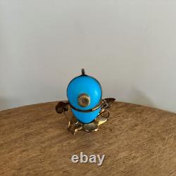 Vide-poche en forme d'ouf en opaline XIXe monture en bronze doré M3487
