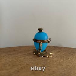 Vide-poche en forme d'ouf en opaline XIXe monture en bronze doré M3487
