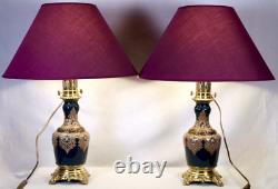 XIXe Paire de Lampe à Pétrole style Orientaliste Électrifiées Bronze & Céramique